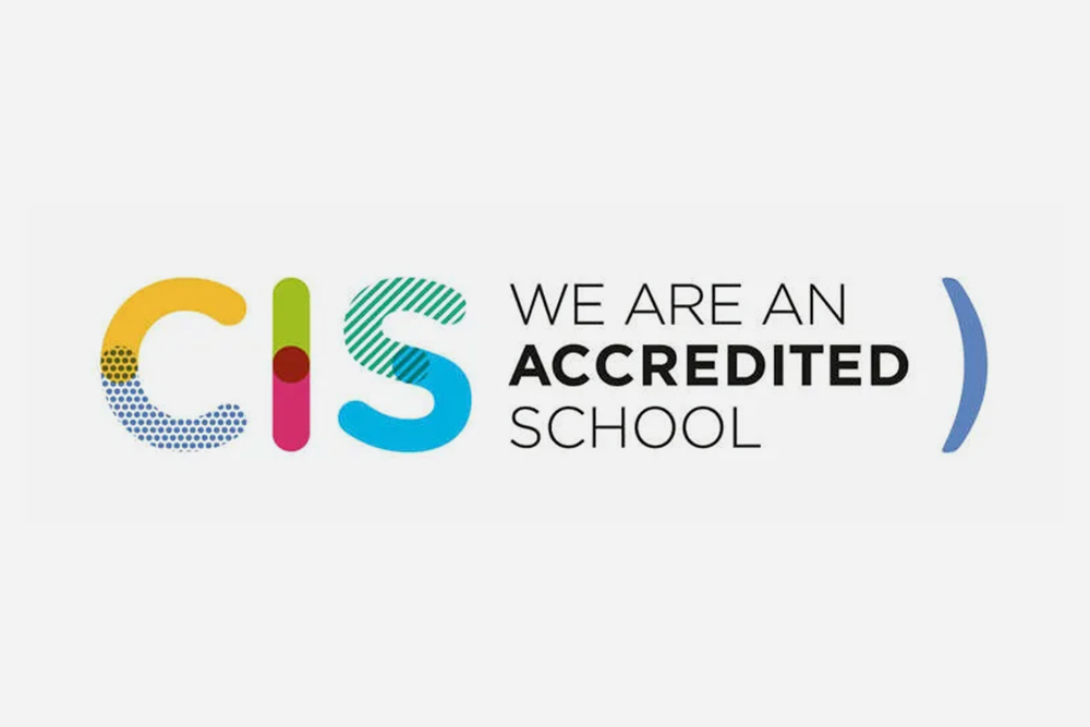 cis accredited school logo